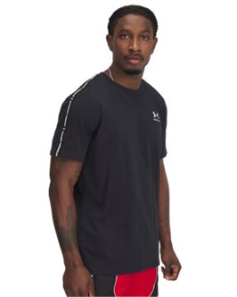 {{productViewItem.photos[photoViewList.activeNavIndex].Alt || productViewItem.photos[photoViewList.activeNavIndex].Description || 'UA Icon Heavyweight TapingT-Shirt'}}