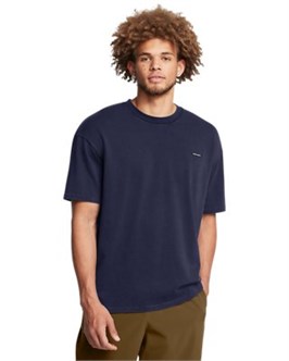 {{productViewItem.photos[photoViewList.activeNavIndex].Alt || productViewItem.photos[photoViewList.activeNavIndex].Description || 'UA Heavyweight Logo WashOversized Short Sleeve'}}